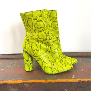 Fun Neon snake print booties